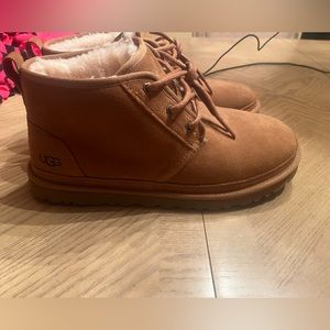 NWOT Men’s Size 11 UGG Neumel